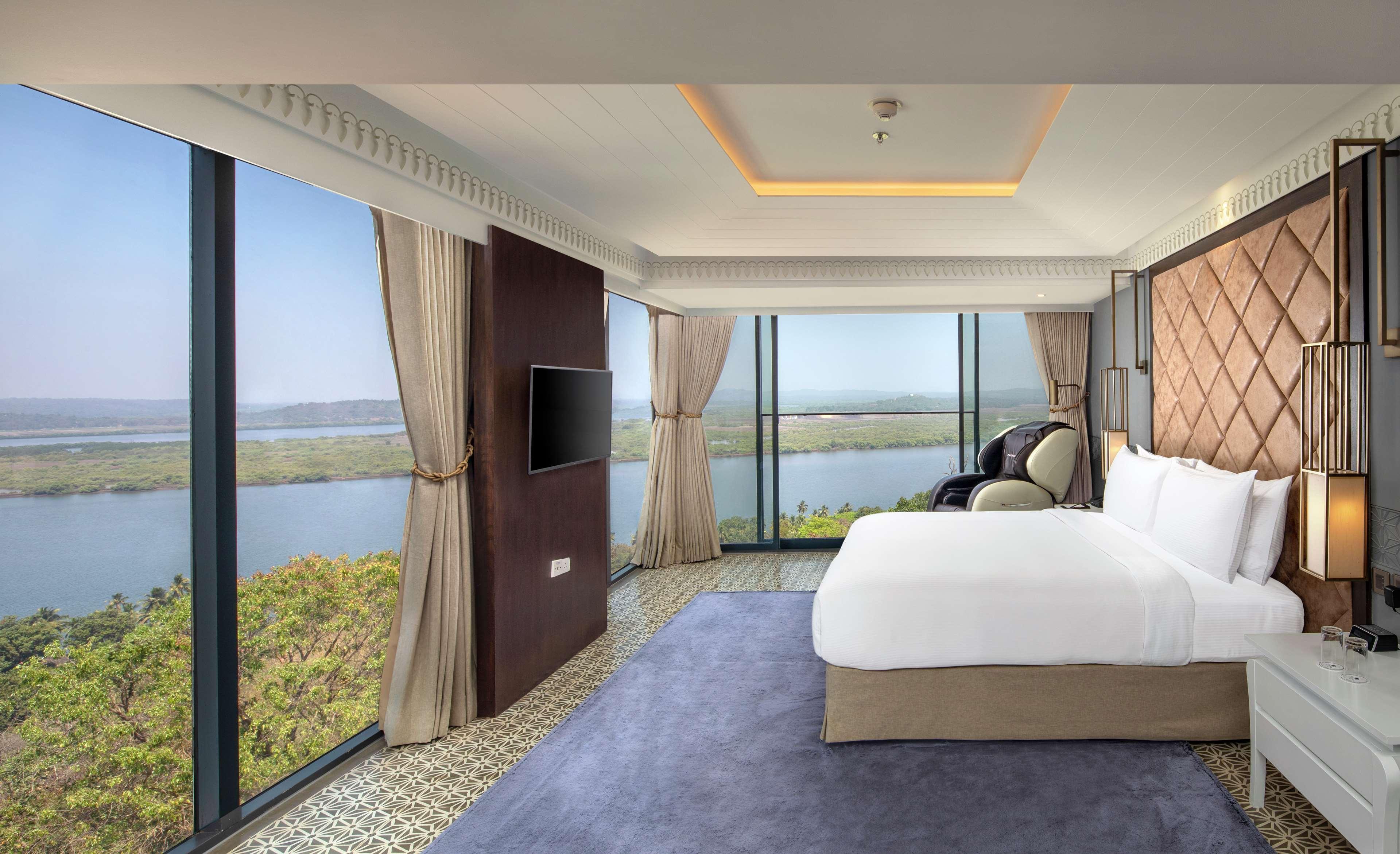 Doubletree By Hilton Goa - Panaji Hotel Exterior photo