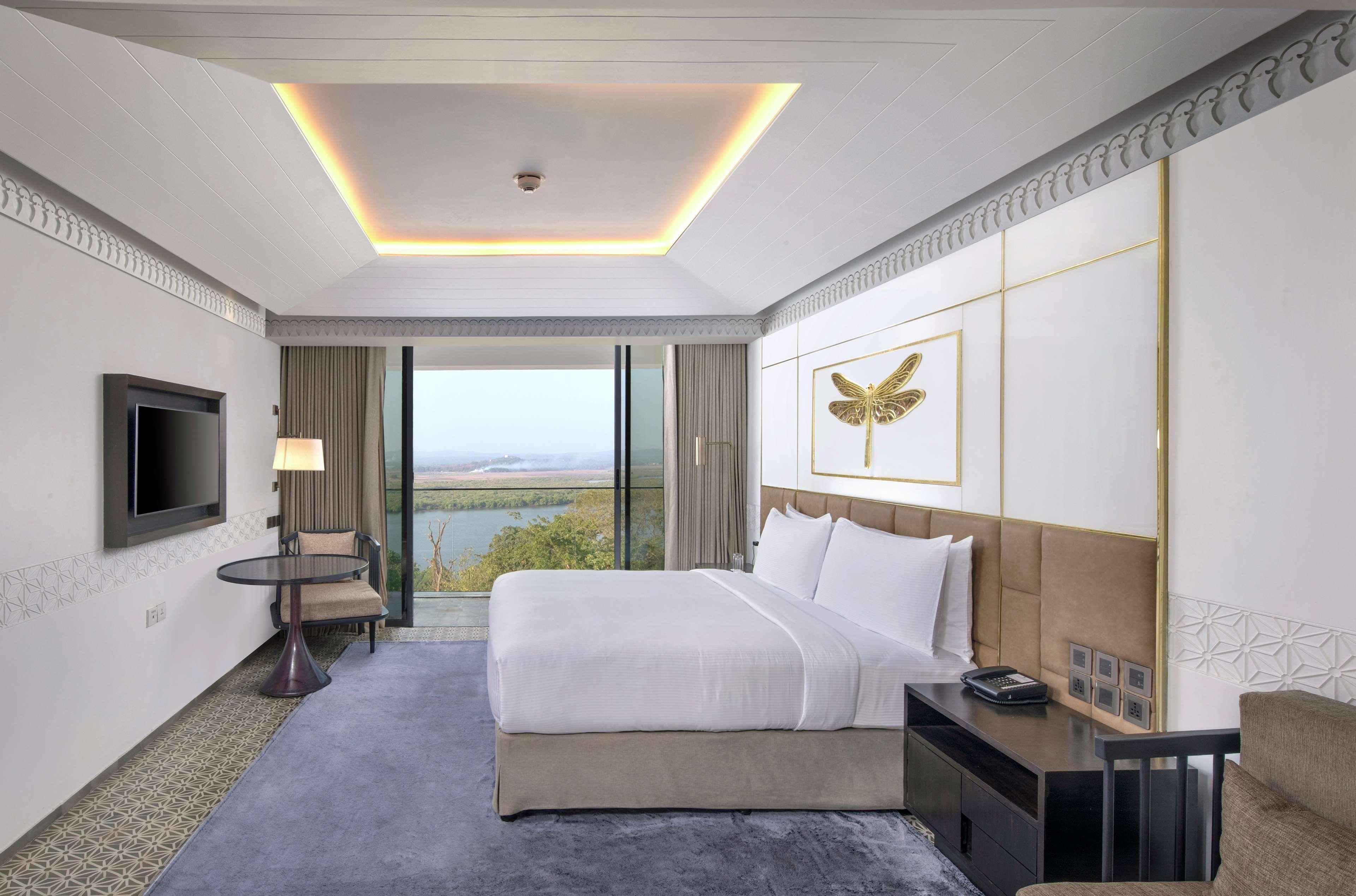Doubletree By Hilton Goa - Panaji Hotel Exterior photo