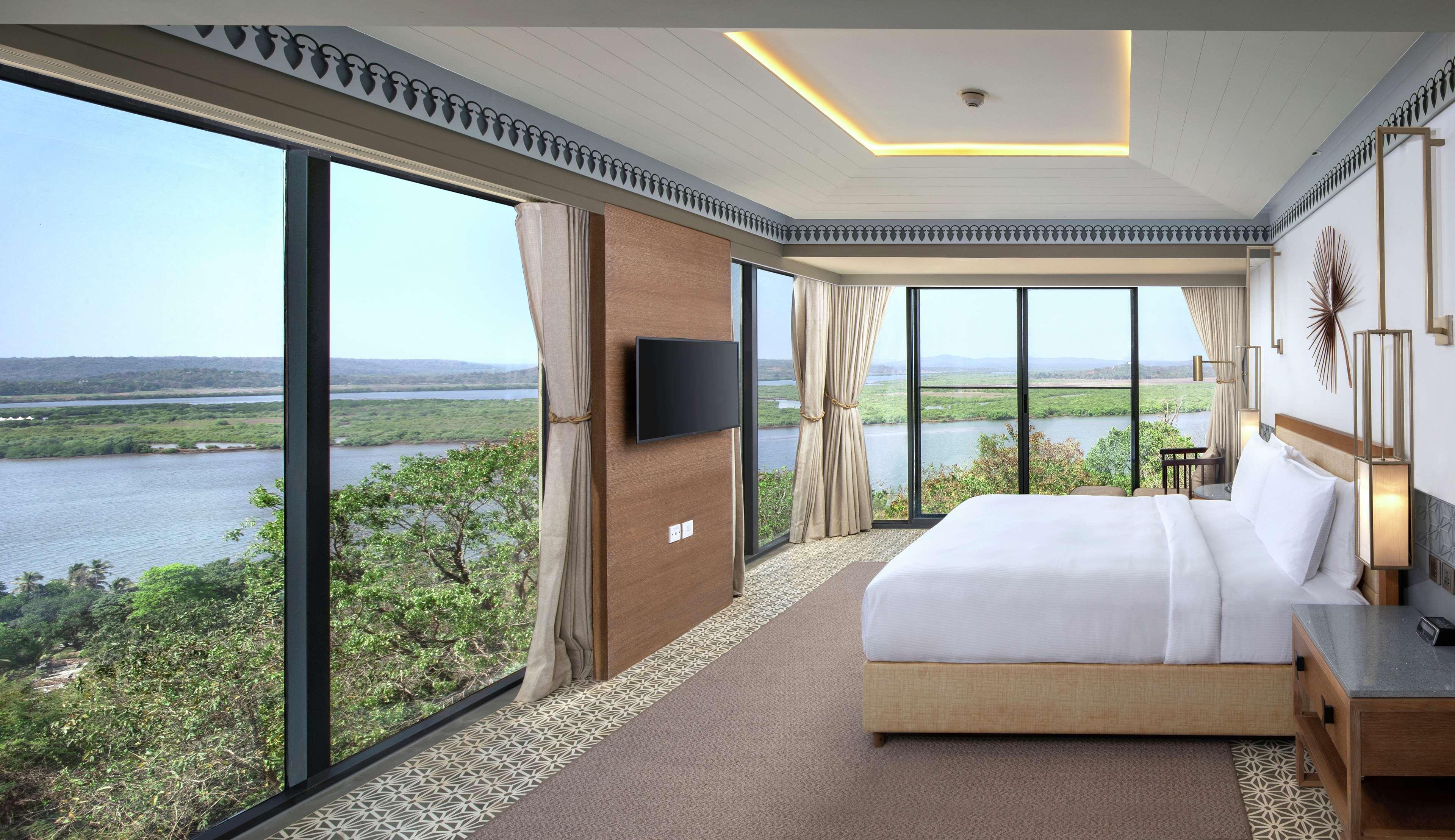 Doubletree By Hilton Goa - Panaji Hotel Exterior photo