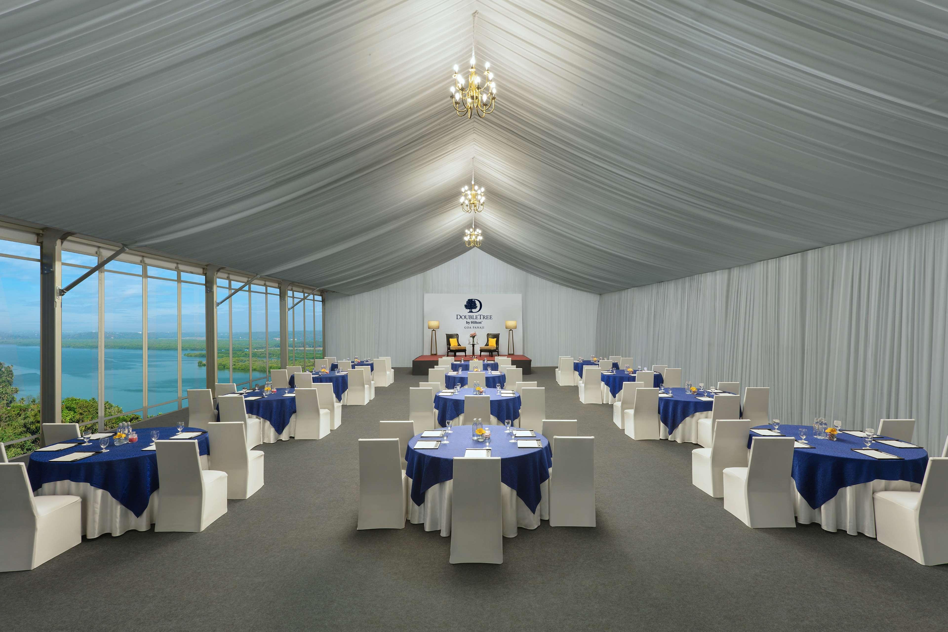 Doubletree By Hilton Goa - Panaji Hotel Exterior photo