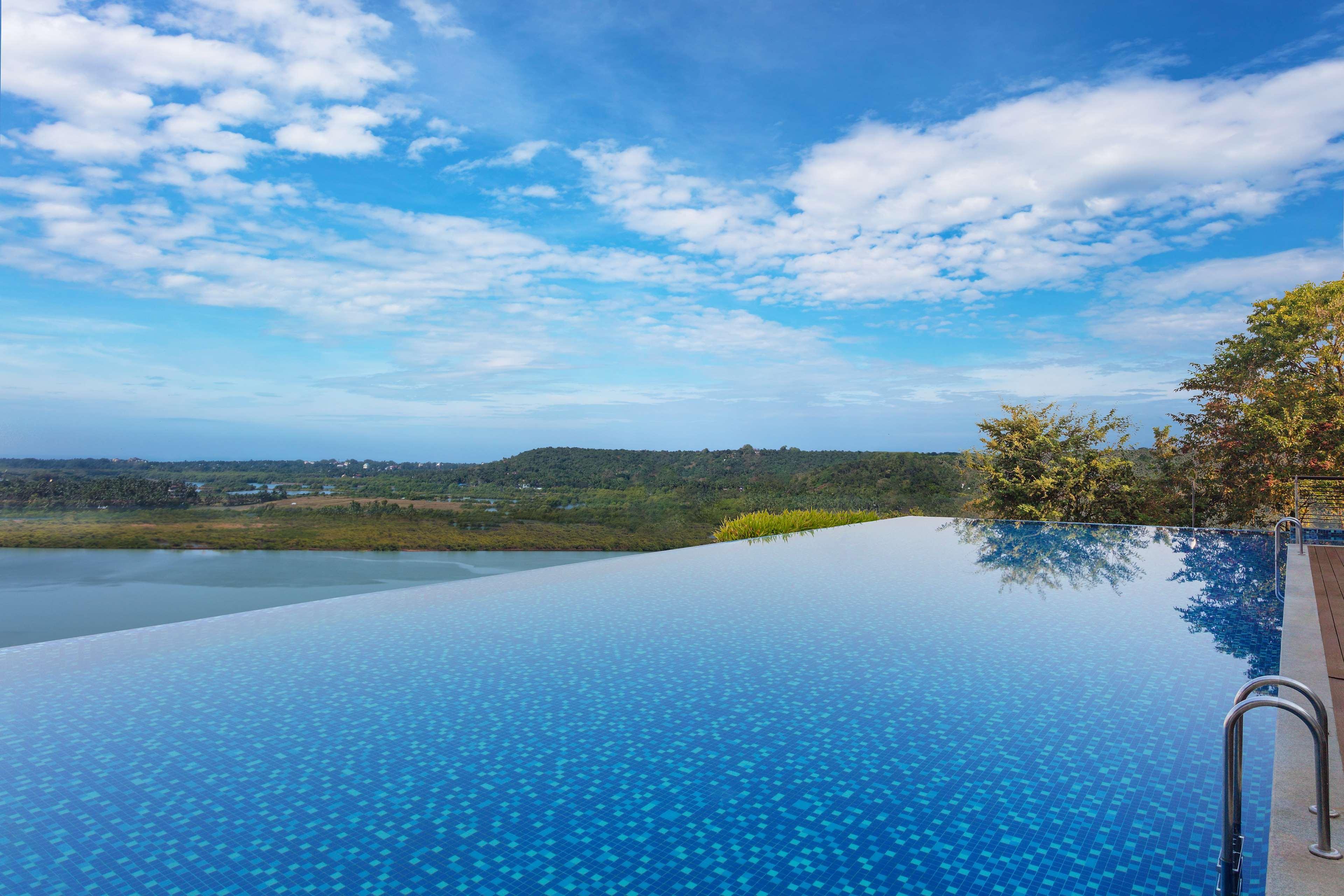 Doubletree By Hilton Goa - Panaji Hotel Exterior photo