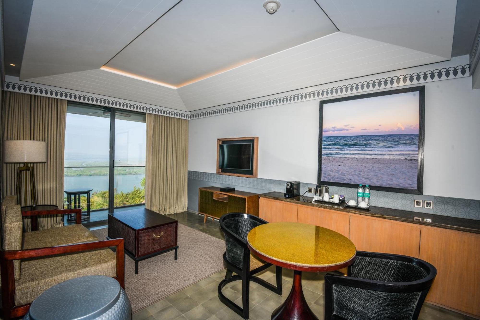 Doubletree By Hilton Goa - Panaji Hotel Exterior photo