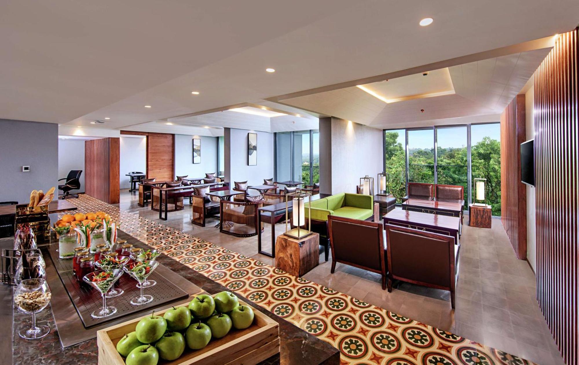 Doubletree By Hilton Goa - Panaji Hotel Exterior photo