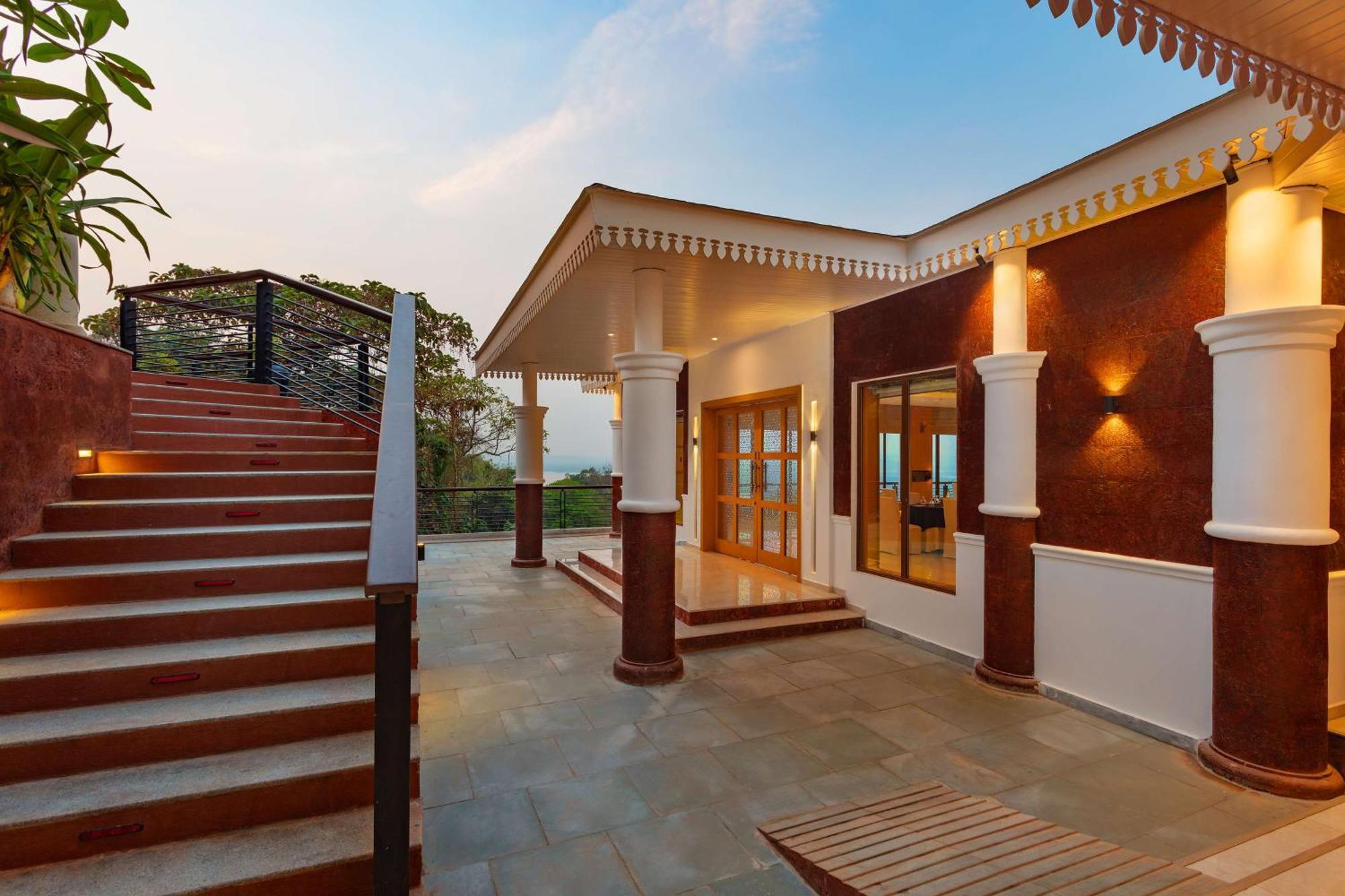 Doubletree By Hilton Goa - Panaji Hotel Exterior photo
