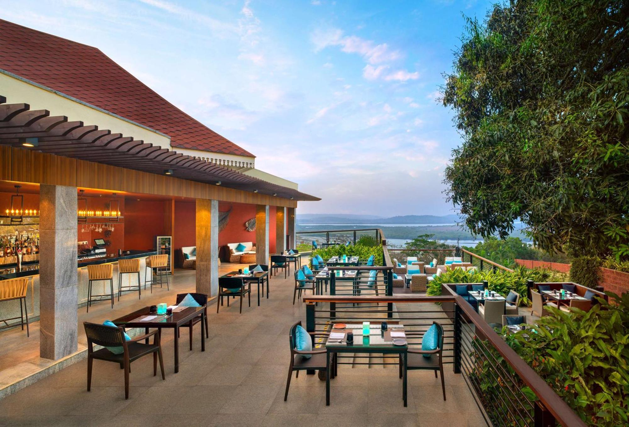Doubletree By Hilton Goa - Panaji Hotel Exterior photo