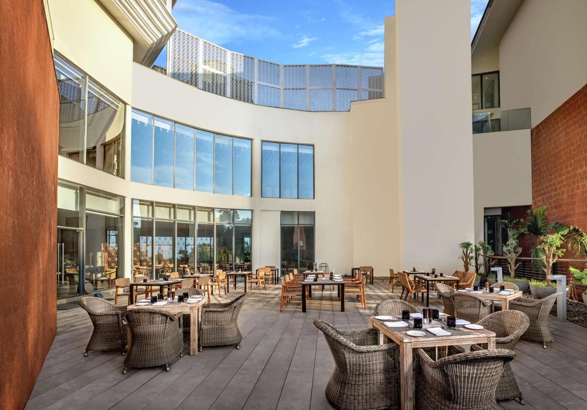 Doubletree By Hilton Goa - Panaji Hotel Exterior photo